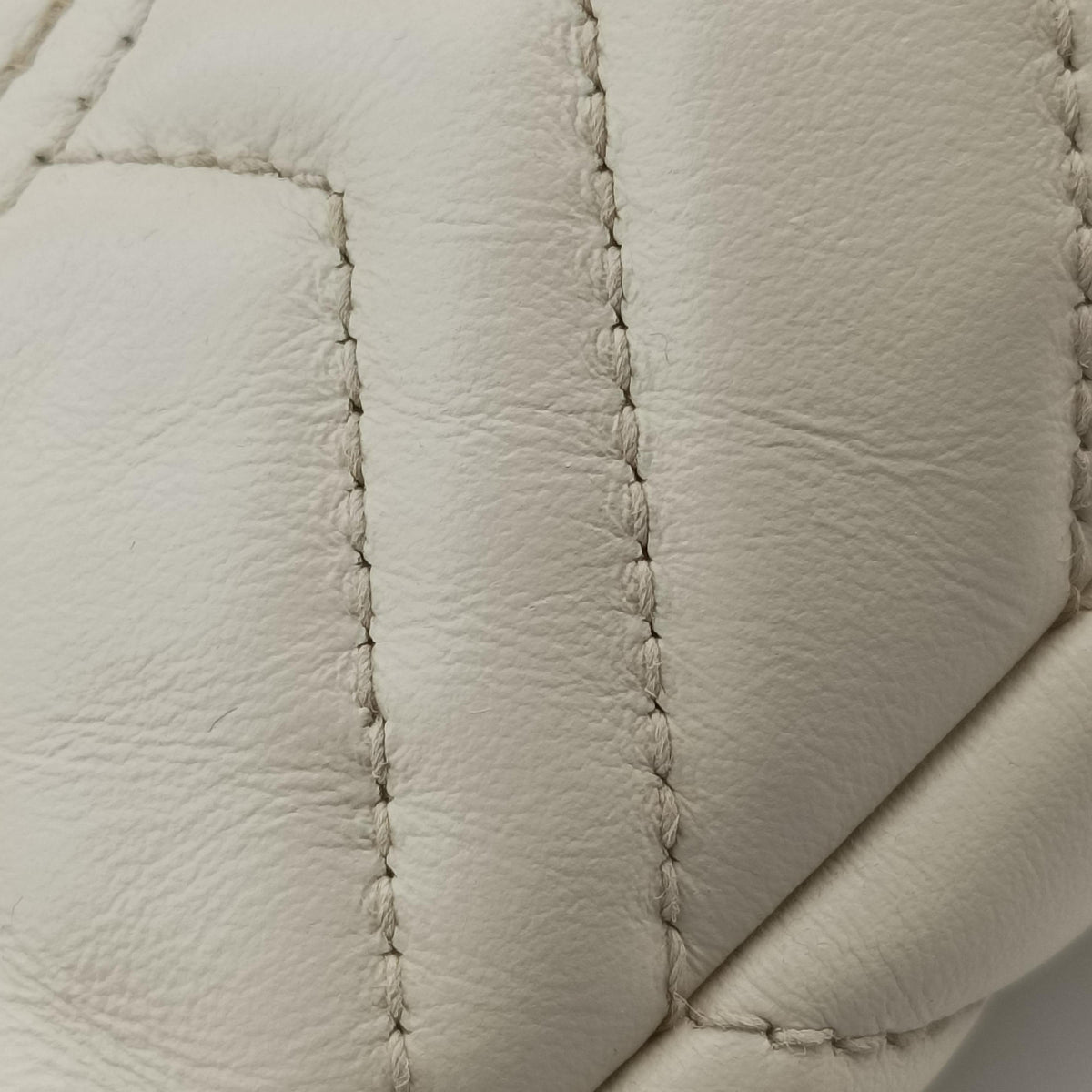 Pre-owned Gucci GG Marmont White Leather 575163 shoulderbag | stylenewstar