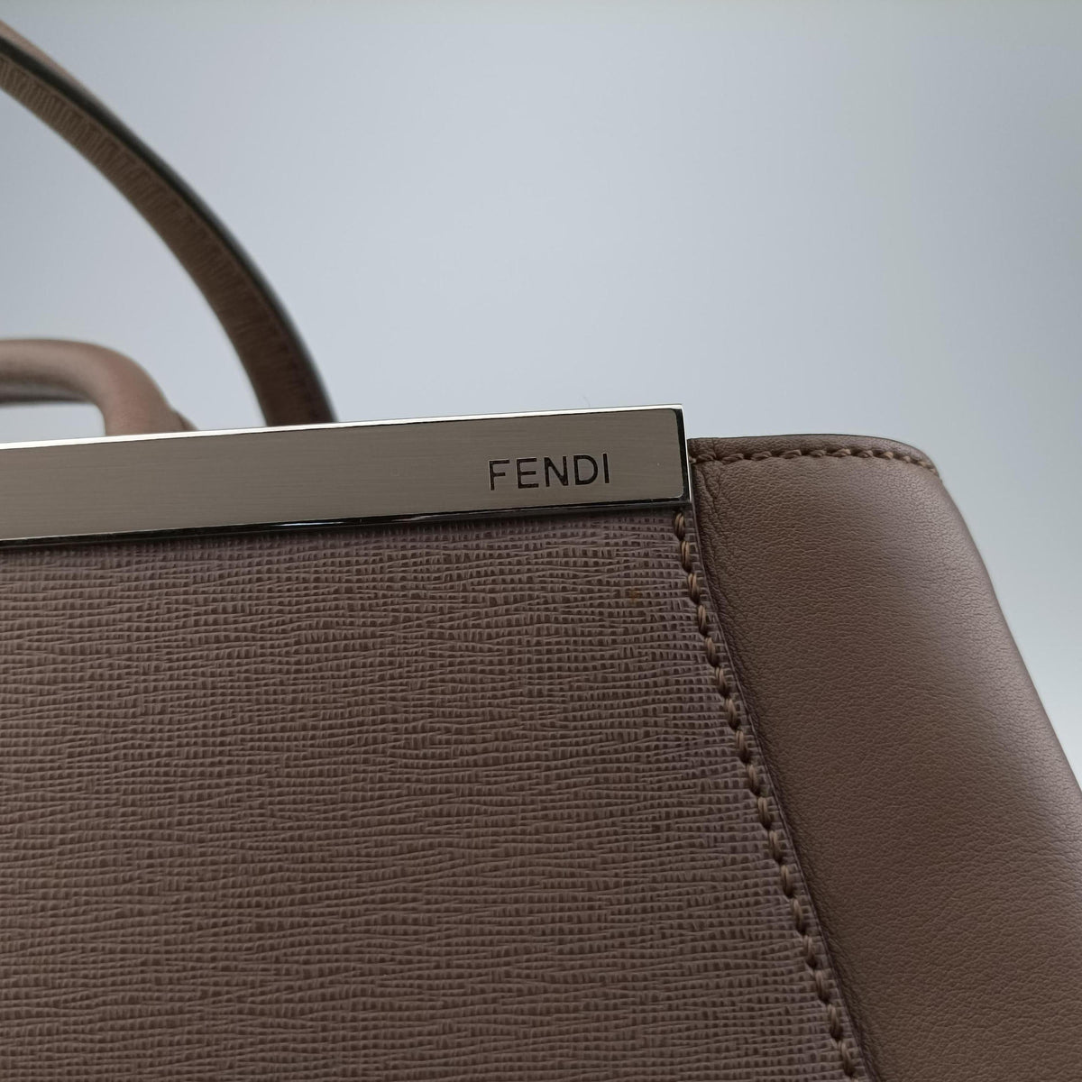 Pre-owned Fendi 2 JOURS Brown Leather 8BH250 shoulderbag | stylenewstar