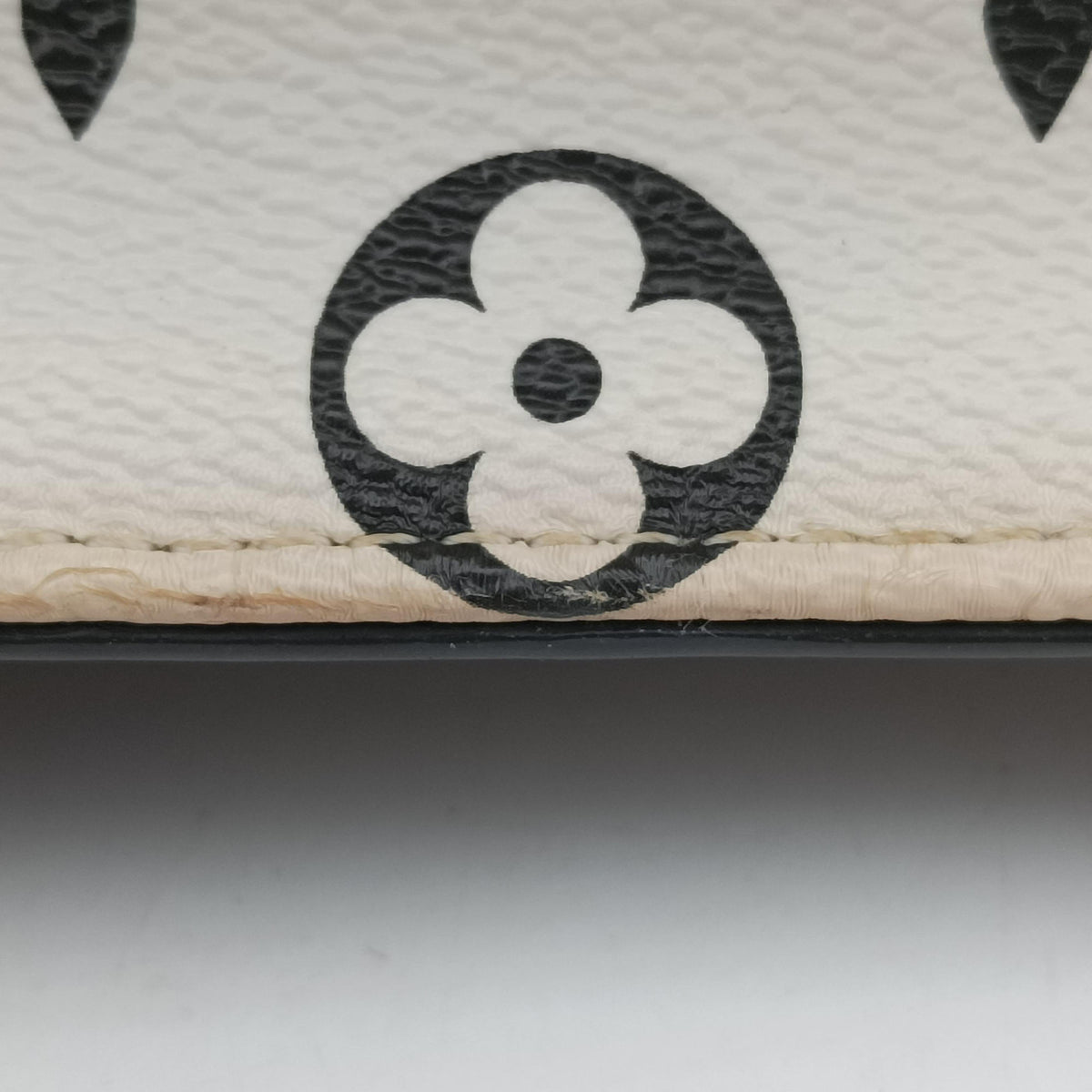 Pre-owned Louis Vuitton Wynwood PM Noir × White Monogram Canvas×Vernis×Epi M90445 shoulderbag | stylenewstar