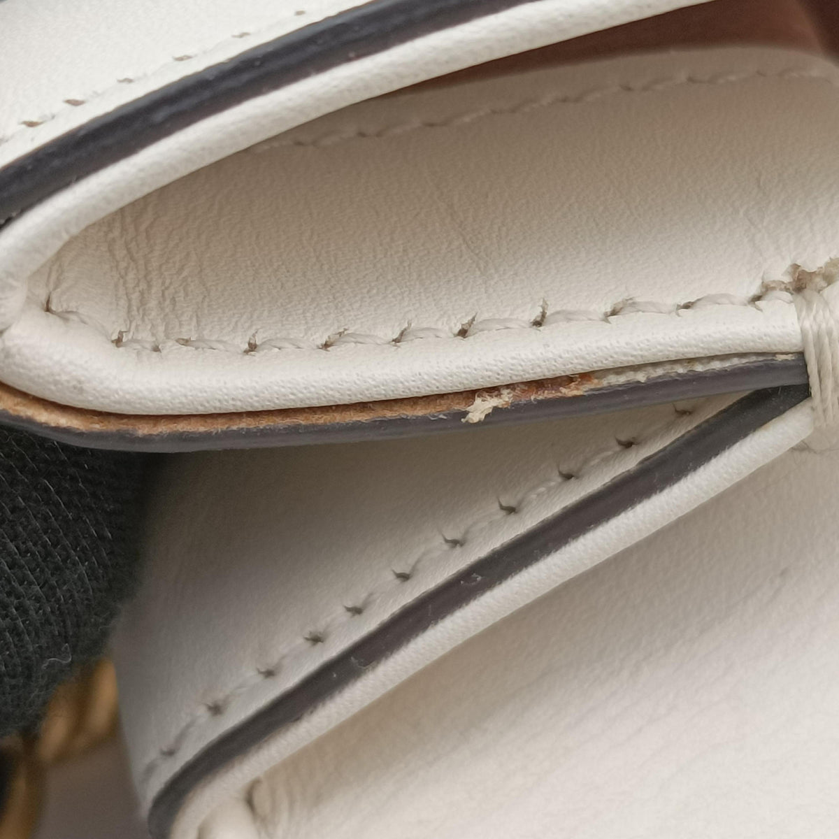 Pre-owned Gucci Broadway Pearl Bee White Leather 453778 shoulderbag | stylenewstar