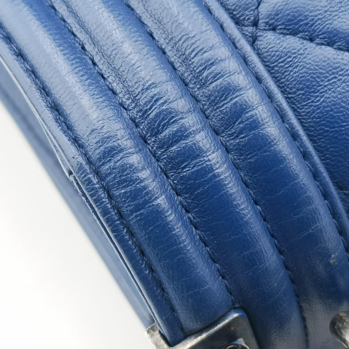 Pre-owned Chanel BOY CHANEL Blue leather A92193 shoulderbag | stylenewstar