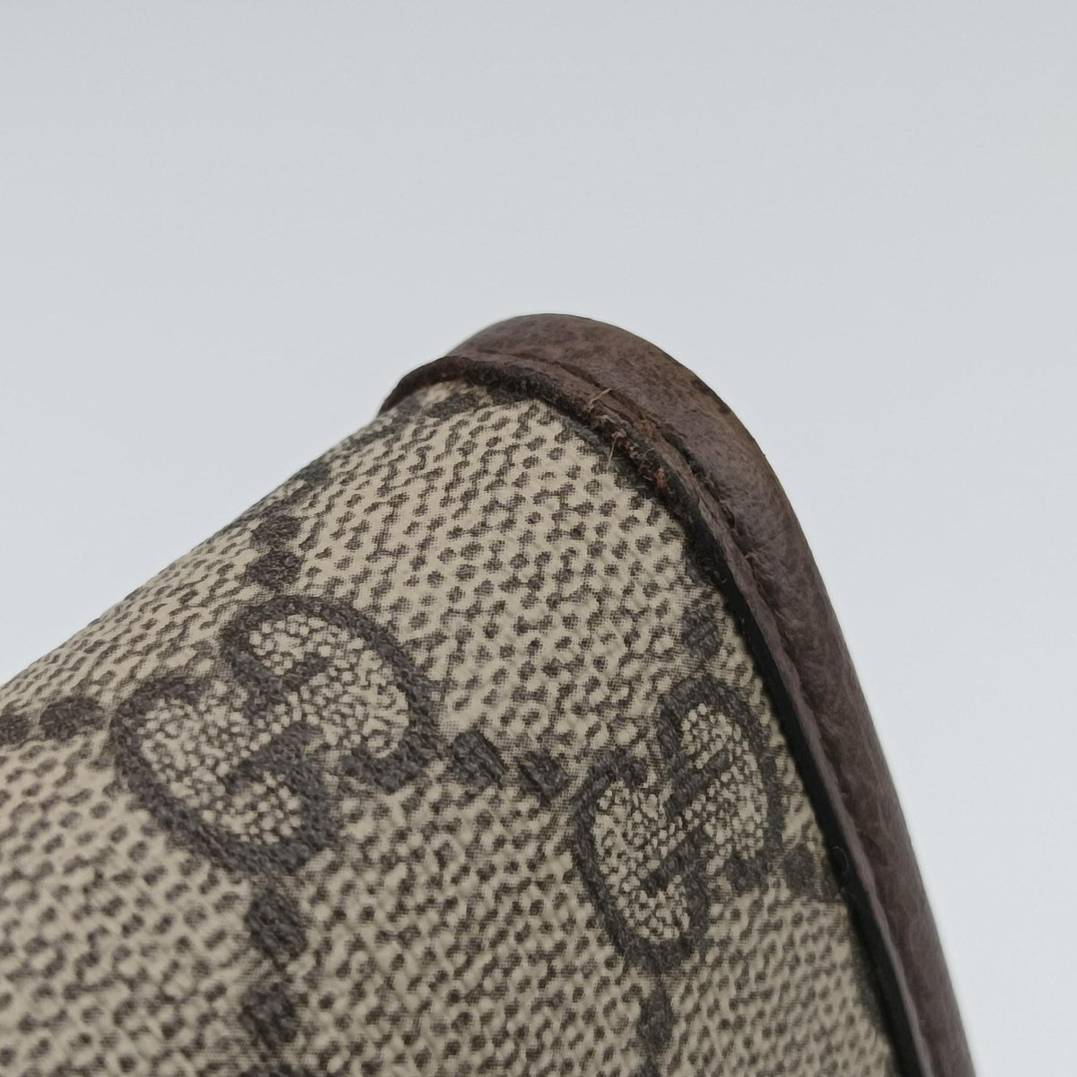 Pre-owned Gucci NEO VINTAGE GG Supreme beige x Brown PVC coated canvas×Leather 493930 bum bag/waist bag | stylenewstar