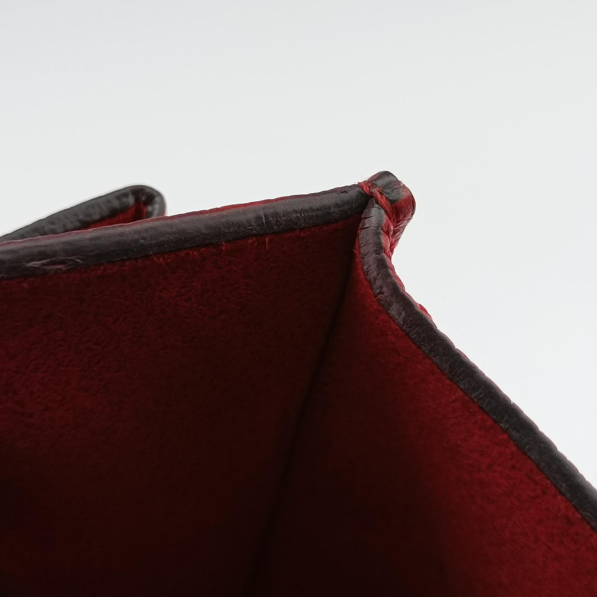 Secondhand Louis Vuitton MyLockme BB Ruby Leather M51419 shoulderbag | stylenewstar