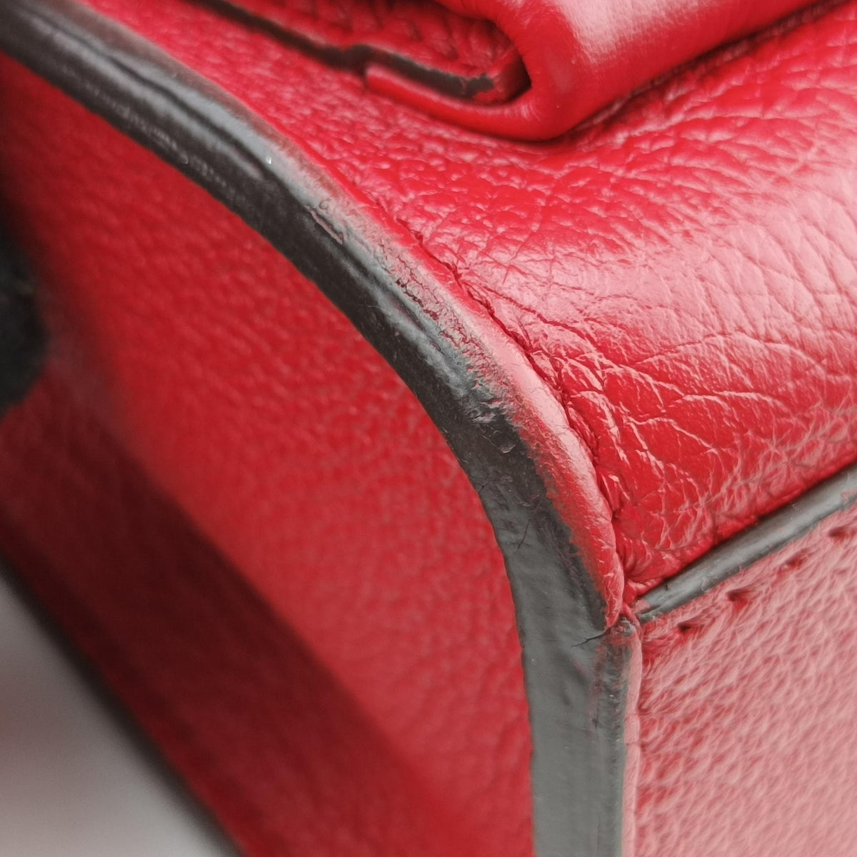 Secondhand Louis Vuitton MyLockme BB Ruby Leather M51419 shoulderbag | stylenewstar