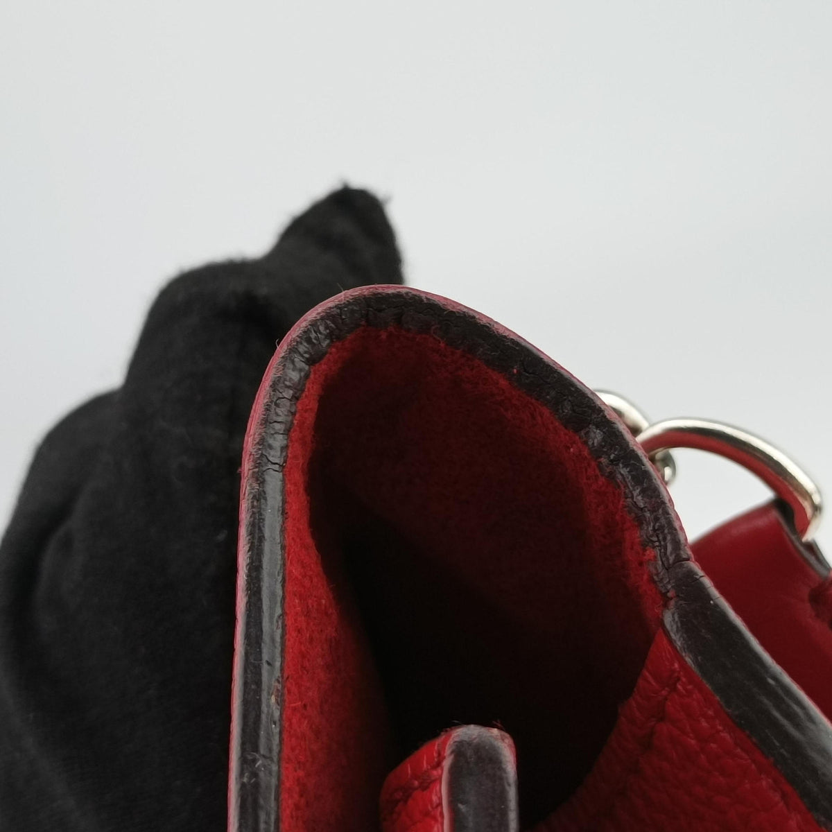 Secondhand Louis Vuitton MyLockme BB Ruby Leather M51419 shoulderbag | stylenewstar