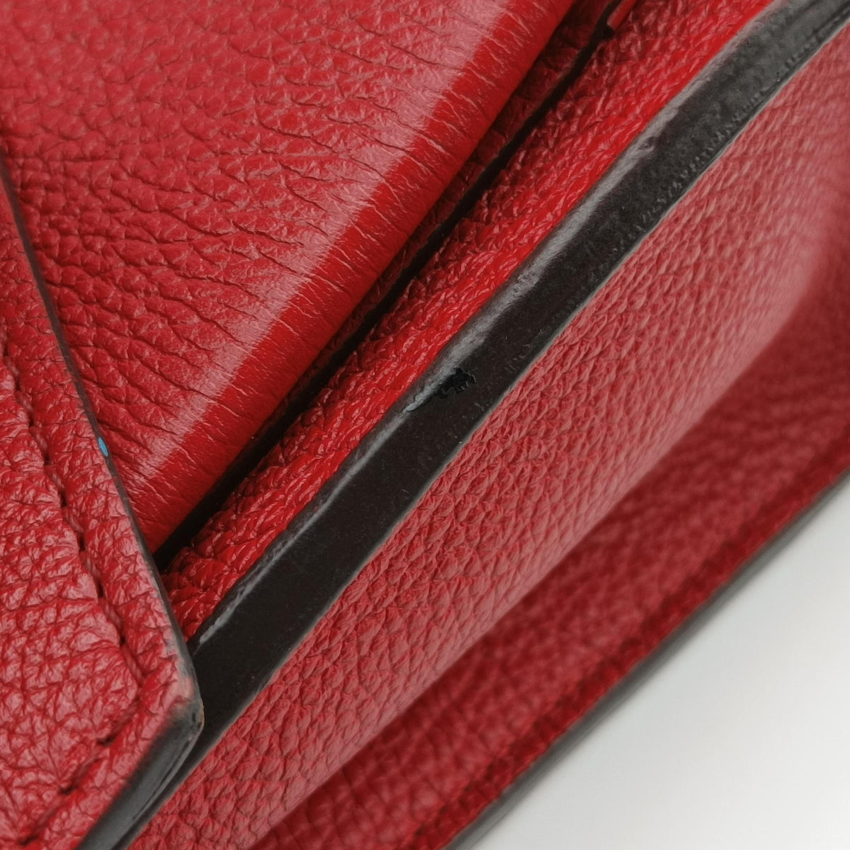 Secondhand Louis Vuitton MyLockme BB Ruby Leather M51419 shoulderbag | stylenewstar