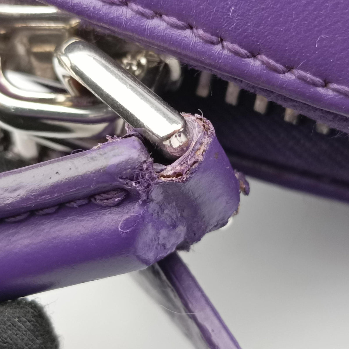 Antigona Purple Leather 3C0154アンティゴナ パープル レザー 3C0154