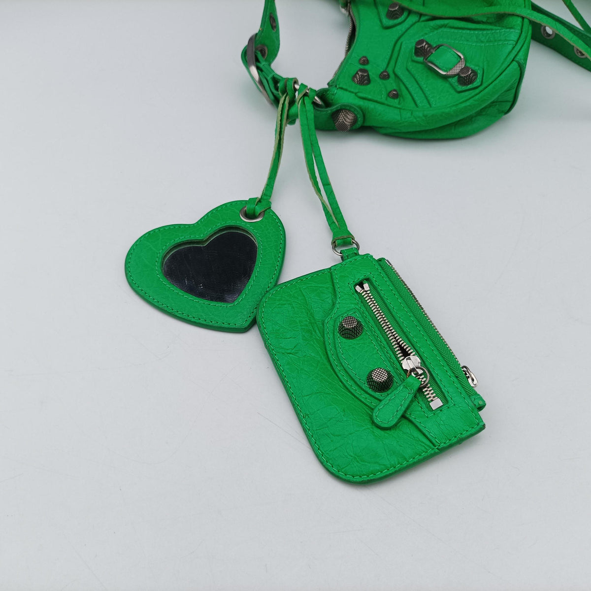 Pre-owned Balenciaga Le Cagole Green Leather  shoulderbag | stylenewstar