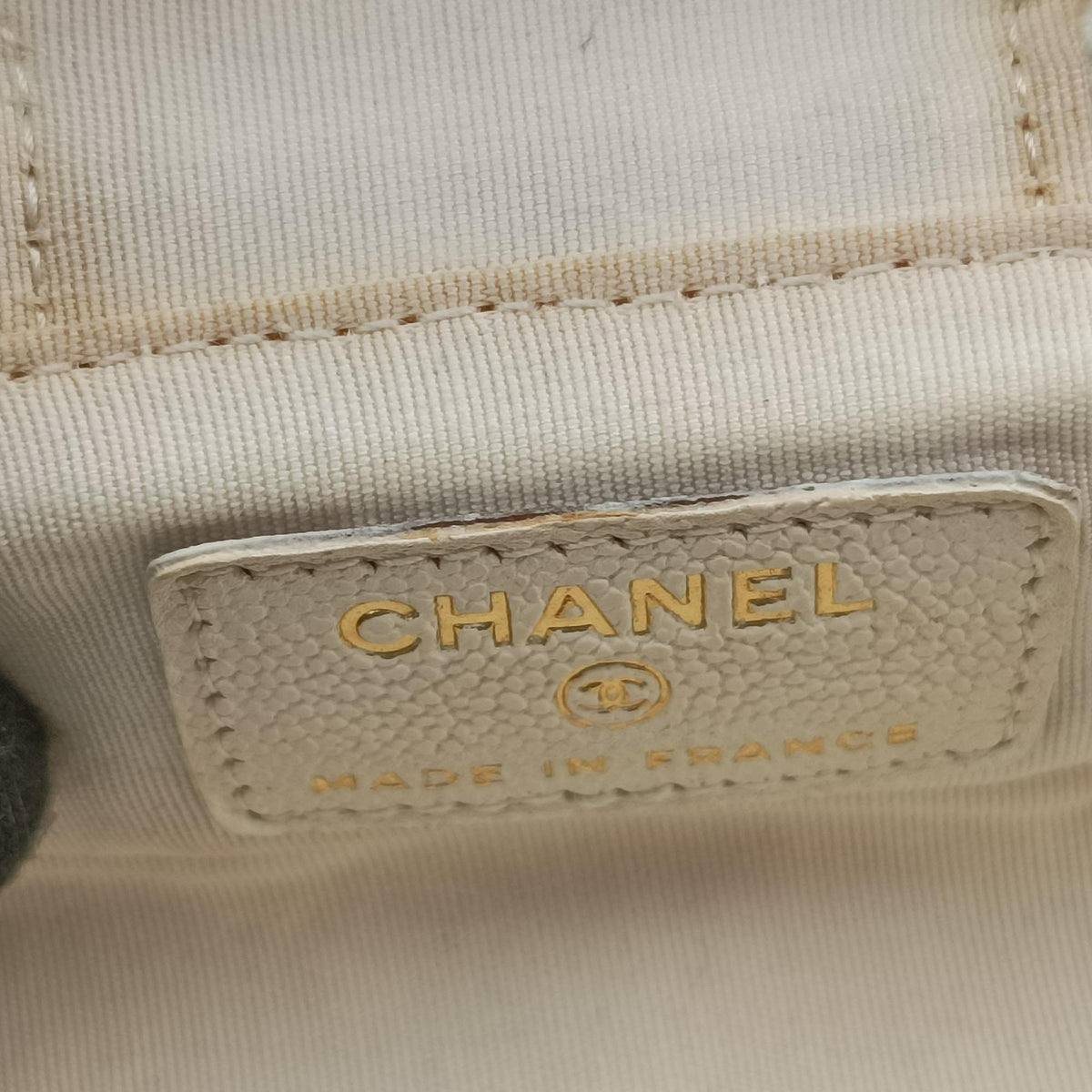 Micro Vanity Case White caviar skin AP2194 31208948マトラッセ ミニバニティ ジップアラウンド ホワイト キャビアスキン AP2194 31208948