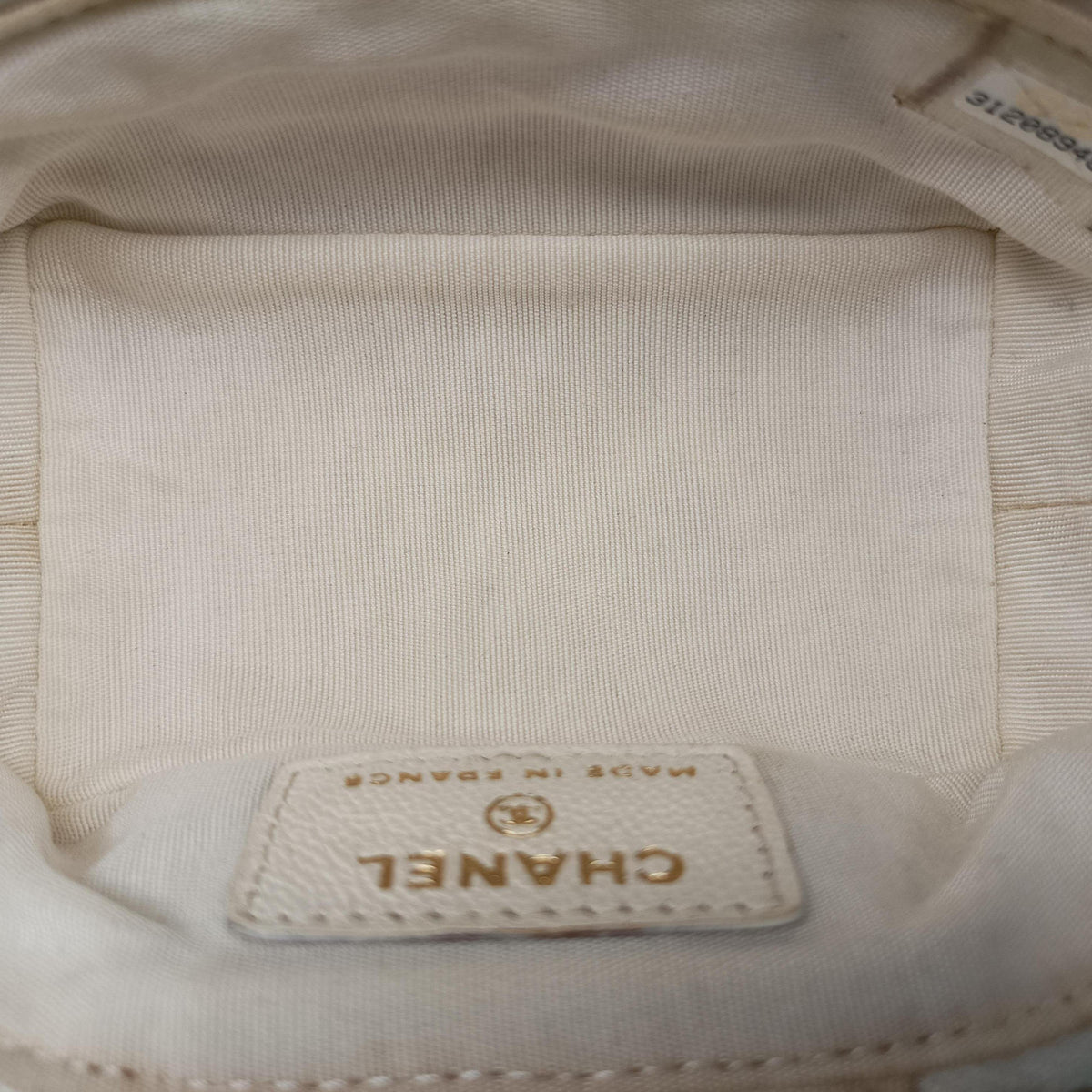 Micro Vanity Case White caviar skin AP2194 31208948マトラッセ ミニバニティ ジップアラウンド ホワイト キャビアスキン AP2194 31208948