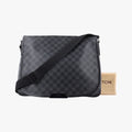 Pre-owned Louis Vuitton DANIEL GM Noir Damier GRAPHITE N58033 crossbodybag | stylenewstar