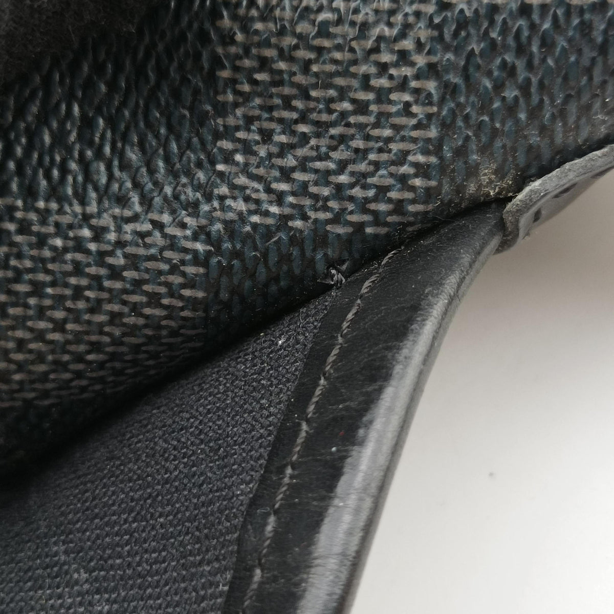 Pre-owned Louis Vuitton DANIEL GM Noir Damier GRAPHITE N58033 crossbodybag | stylenewstar