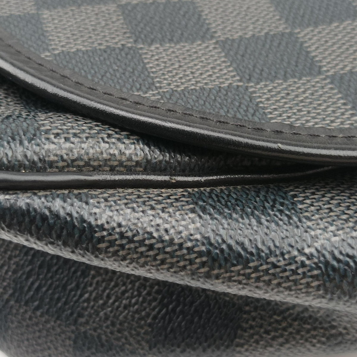Pre-owned Louis Vuitton DANIEL GM Noir Damier GRAPHITE N58033 crossbodybag | stylenewstar