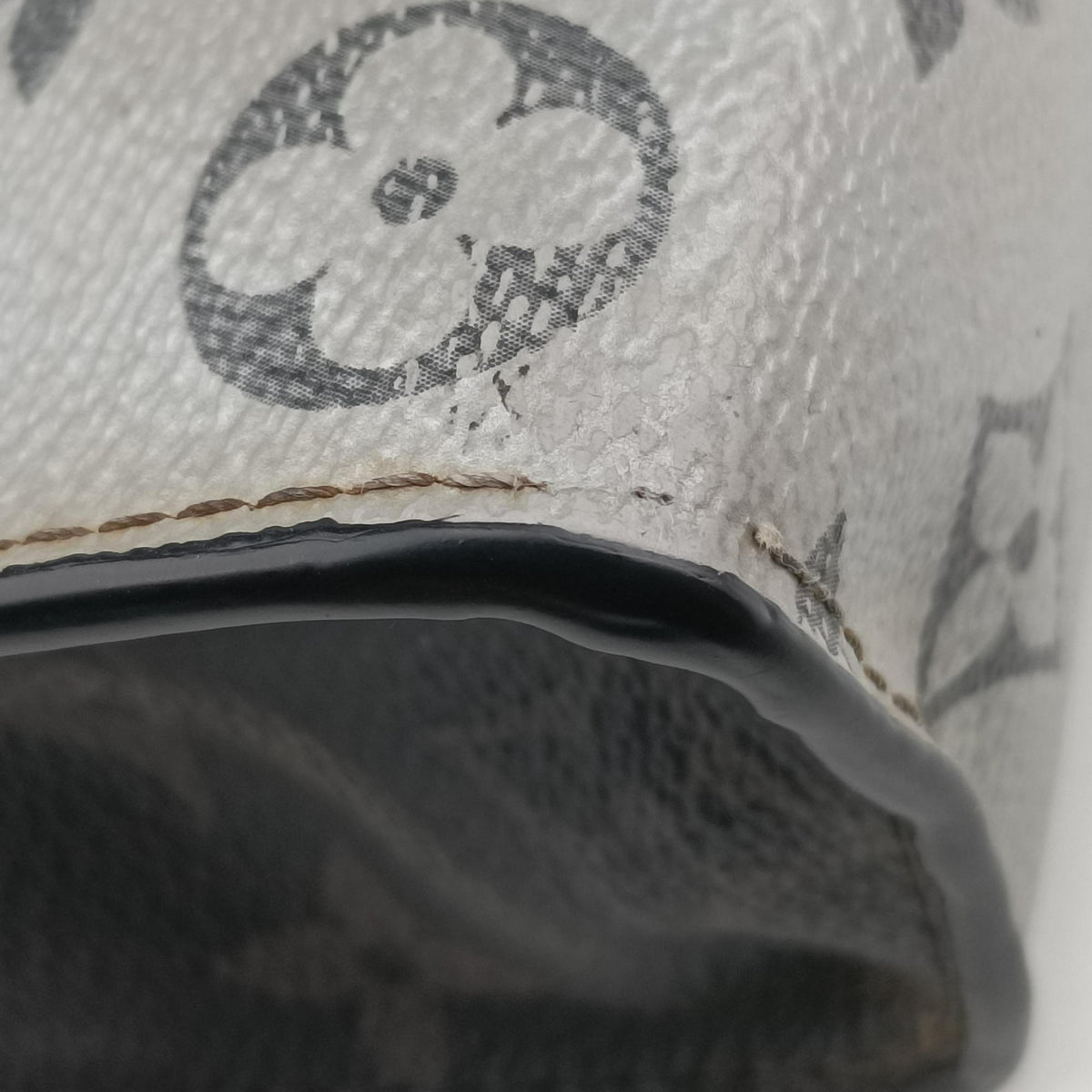 Pochette Voyage MM Black x Silver Monogram Split M63039 SP1128ポシェット ヴォワヤージュ MM ブラック x シルバー モノグラム スプリット M63039 SP1128