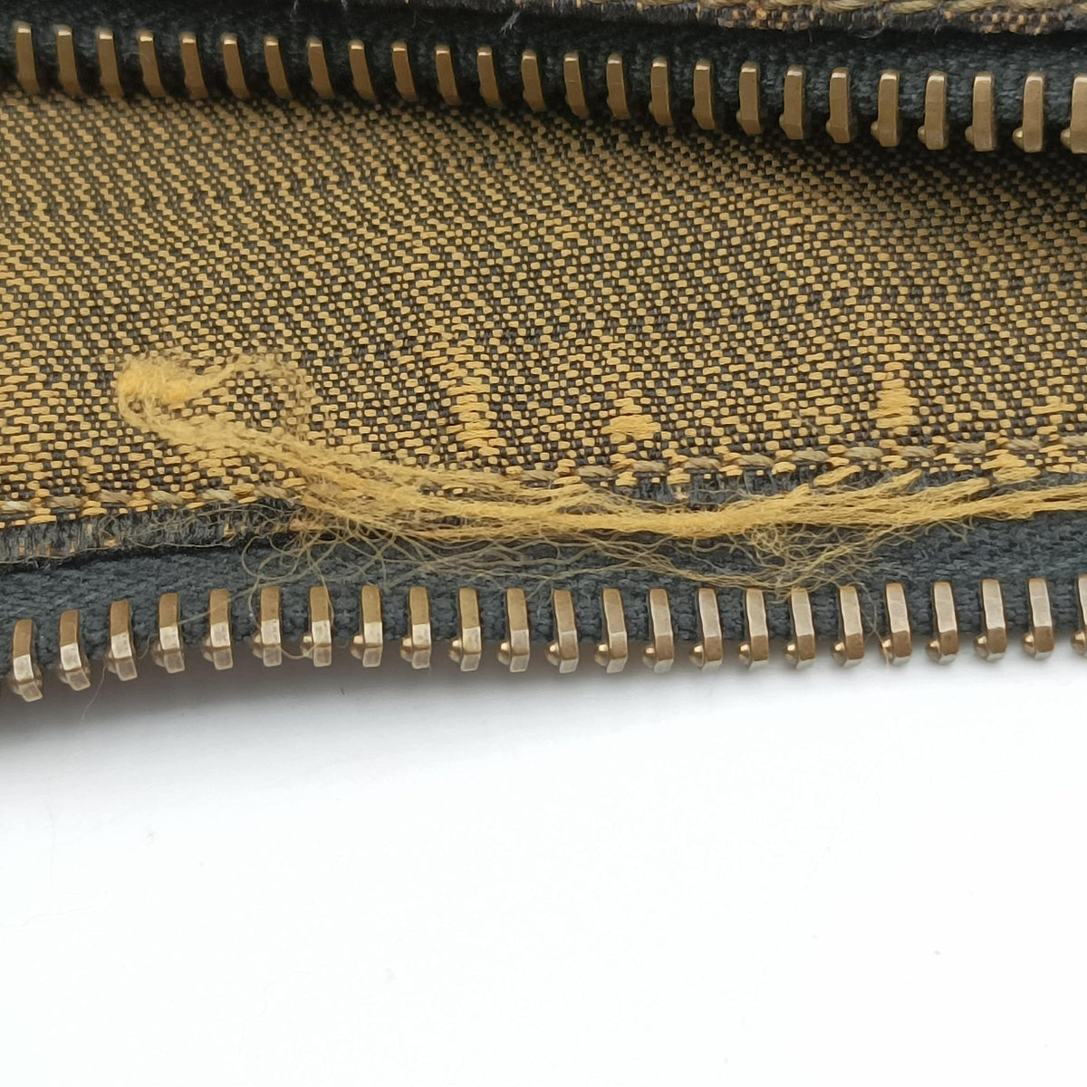 Pre-owned Fendi Zucca Print Brown canvas  handbag | stylenewstar