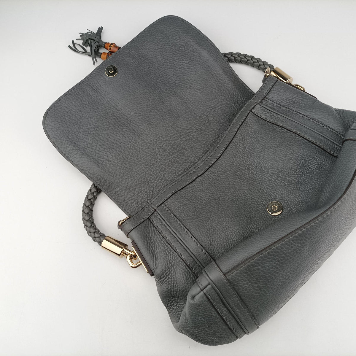 Pre-owned Gucci Bella Grey Leather 282301 shoulderbag | stylenewstar