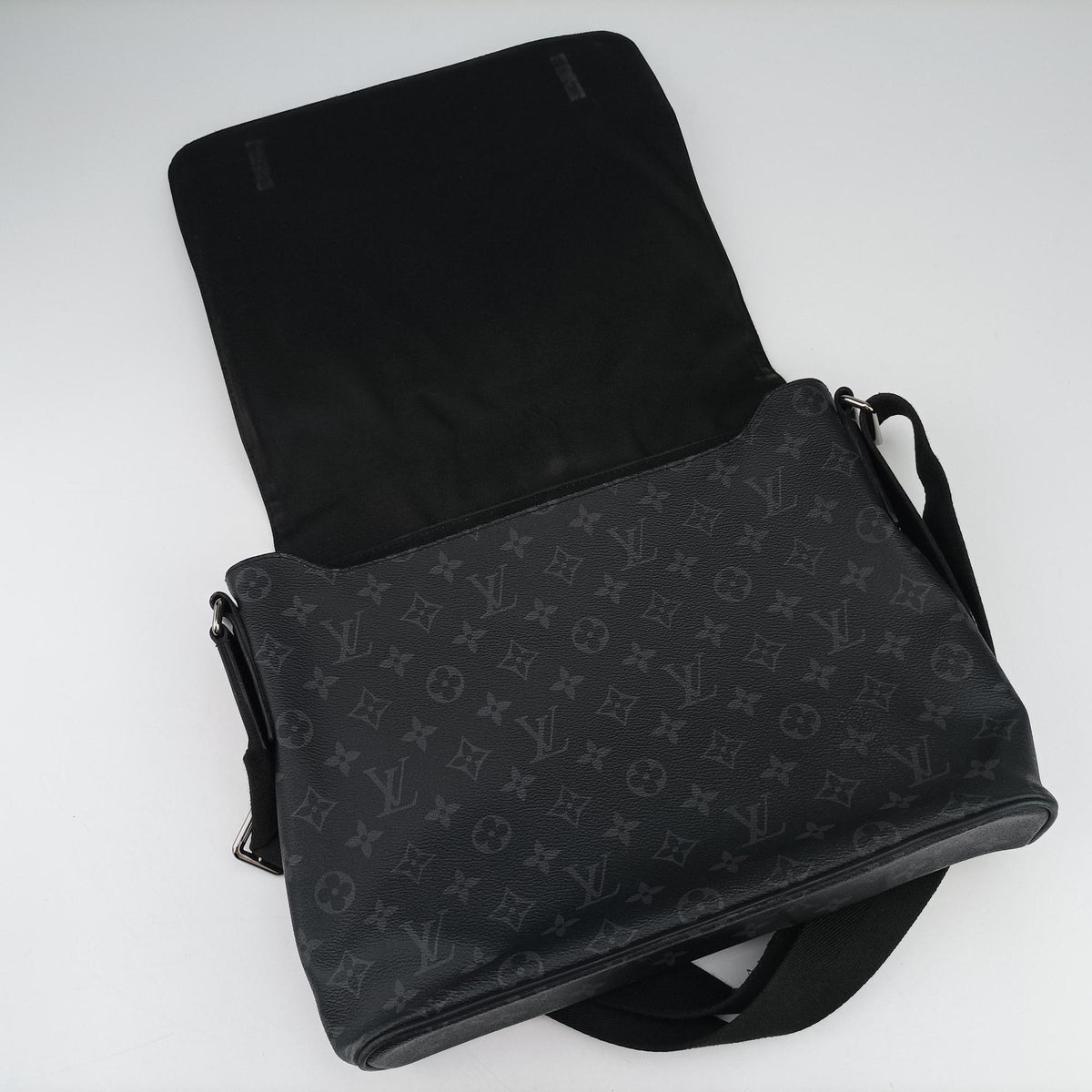 District MM Noir Monogram Eclipse M44001 GI1167ディストリクト MM ノワール モノグラムエクリプス M44001 GI1167