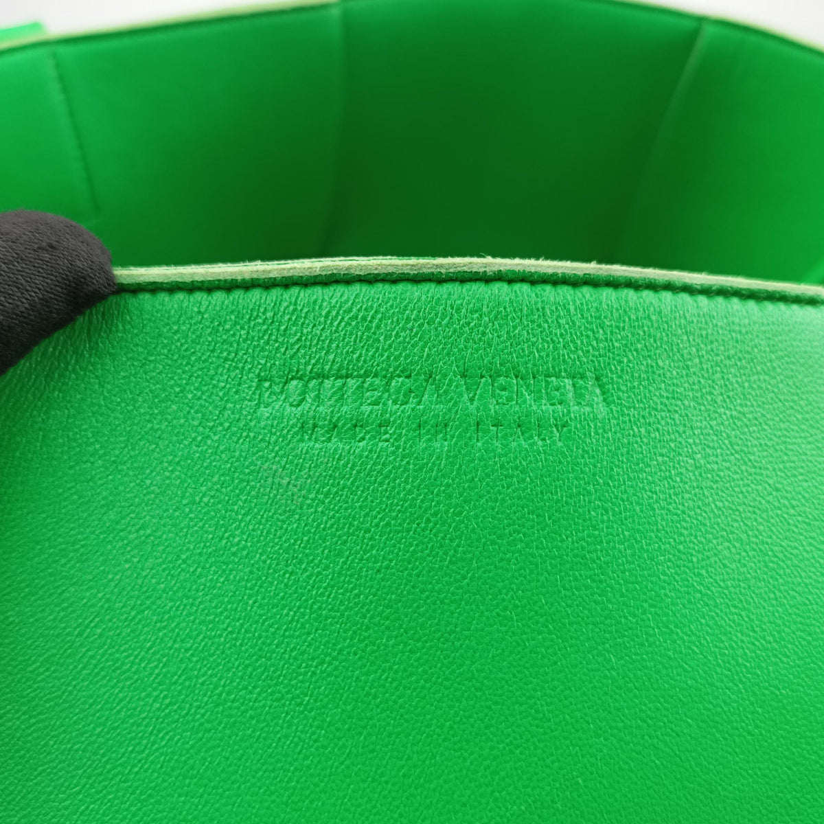 Pre-owned Bottega Veneta THE ARCO Tote Medium Green lambskin  handbag | stylenewstar