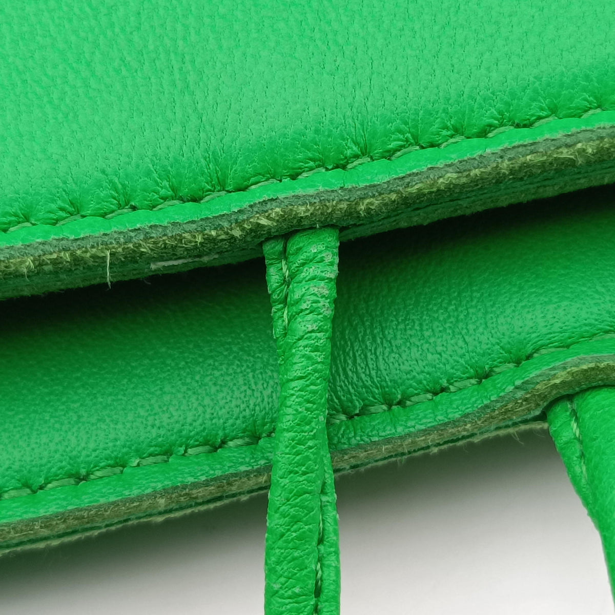 Pre-owned Bottega Veneta THE ARCO Tote Medium Green lambskin  handbag | stylenewstar