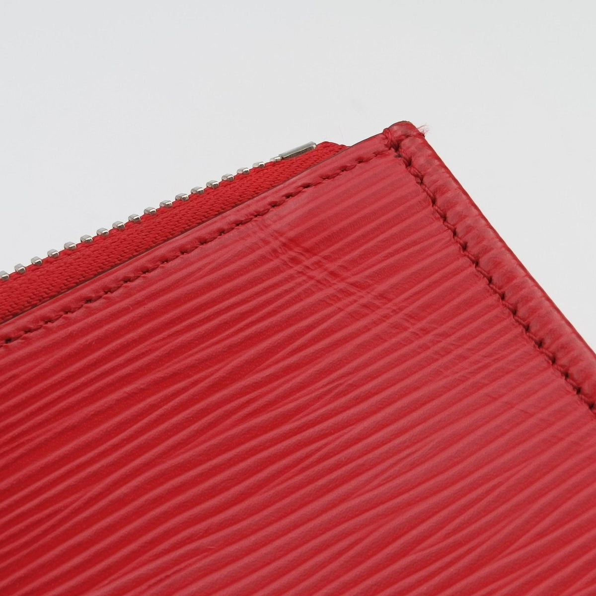 Vintage Louis Vuitton Pochette Jour GM Supreme Collaboration ROUGE×white epi M67722 clutchbag | stylenewstar
