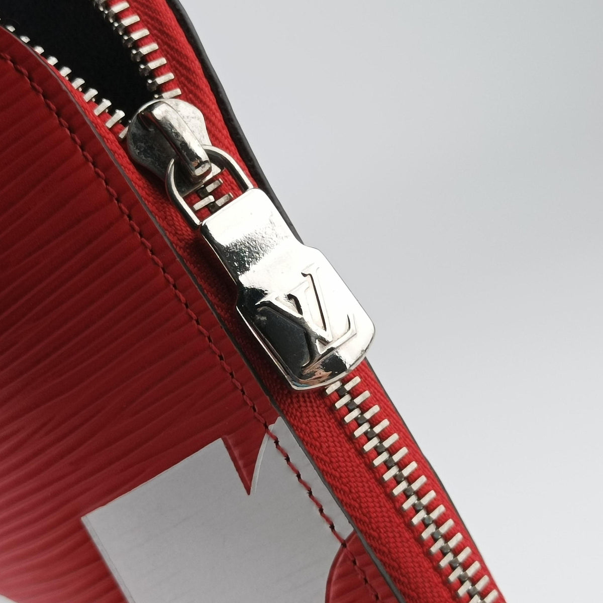 Vintage Louis Vuitton Pochette Jour GM Supreme Collaboration ROUGE×white epi M67722 clutchbag | stylenewstar