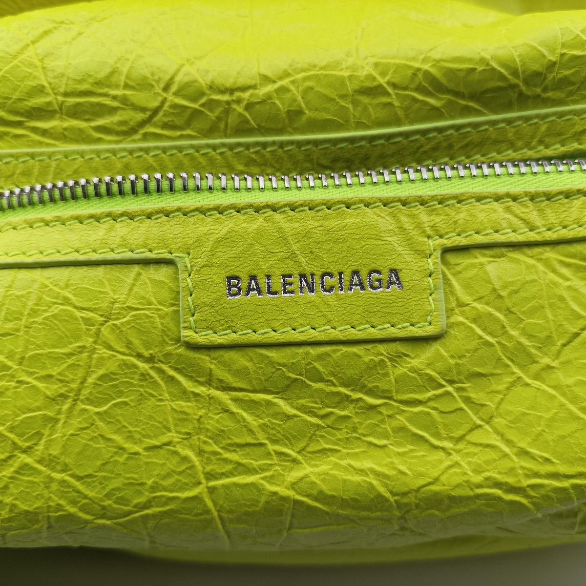 Superbusy XS Sling Bag GreenYellow leather 568008 762516.7206.O.568008スーパービジー XS スリング バッグ グリーンイエロー レザー 568008 762516.7206.O.568008