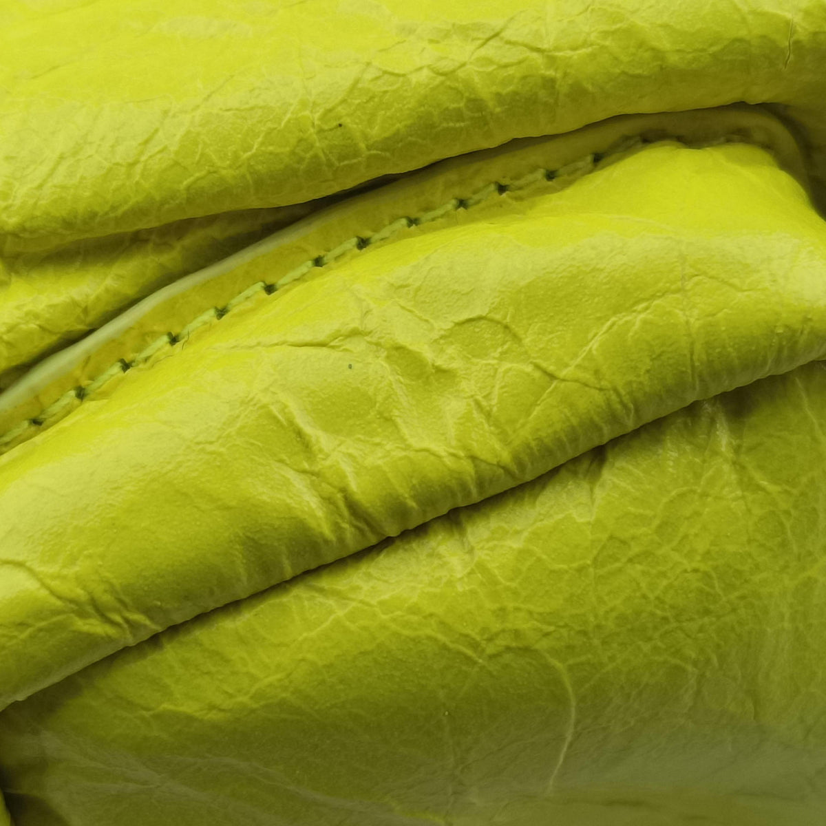Superbusy XS Sling Bag GreenYellow leather 568008 762516.7206.O.568008スーパービジー XS スリング バッグ グリーンイエロー レザー 568008 762516.7206.O.568008