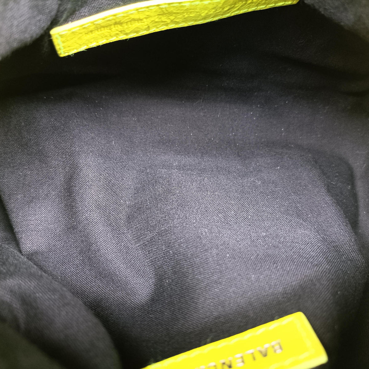 Superbusy XS Sling Bag GreenYellow leather 568008 762516.7206.O.568008スーパービジー XS スリング バッグ グリーンイエロー レザー 568008 762516.7206.O.568008