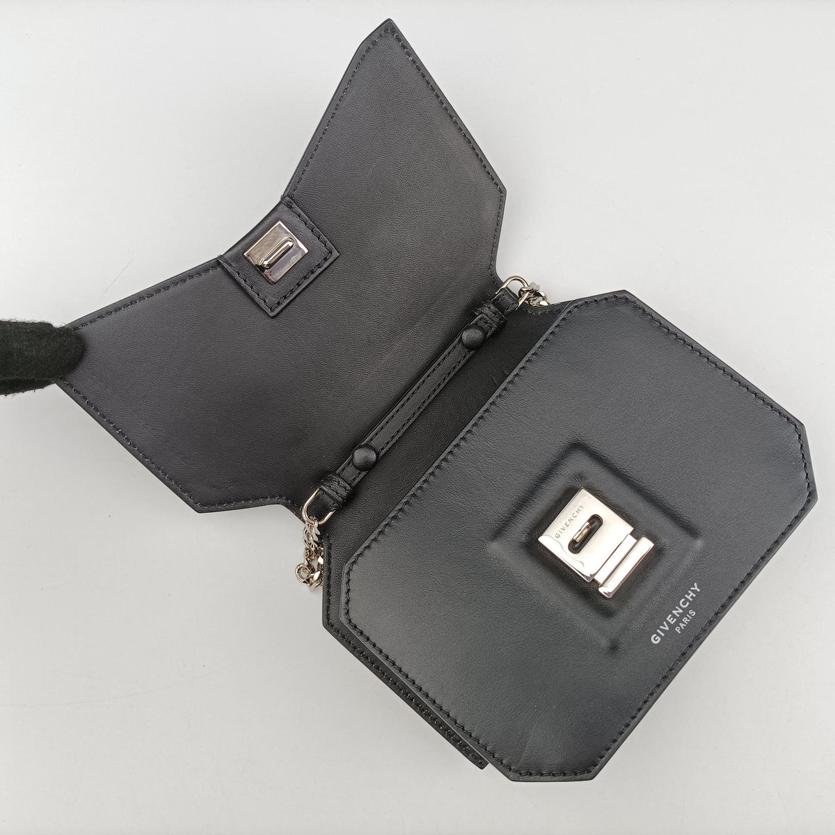 Pre-owned Givenchy Bow cut Star Black x White Leather  shoulderbag | stylenewstar