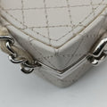 Vintage Chanel Make up box White Leather AP2425 shoulderbag | stylenewstar