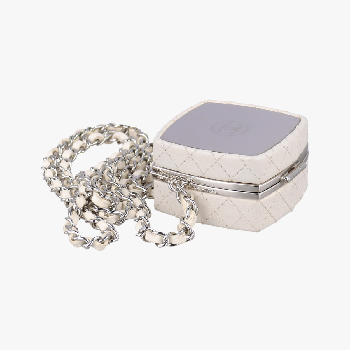 Vintage Chanel Make up box White Leather AP2425 shoulderbag | stylenewstar