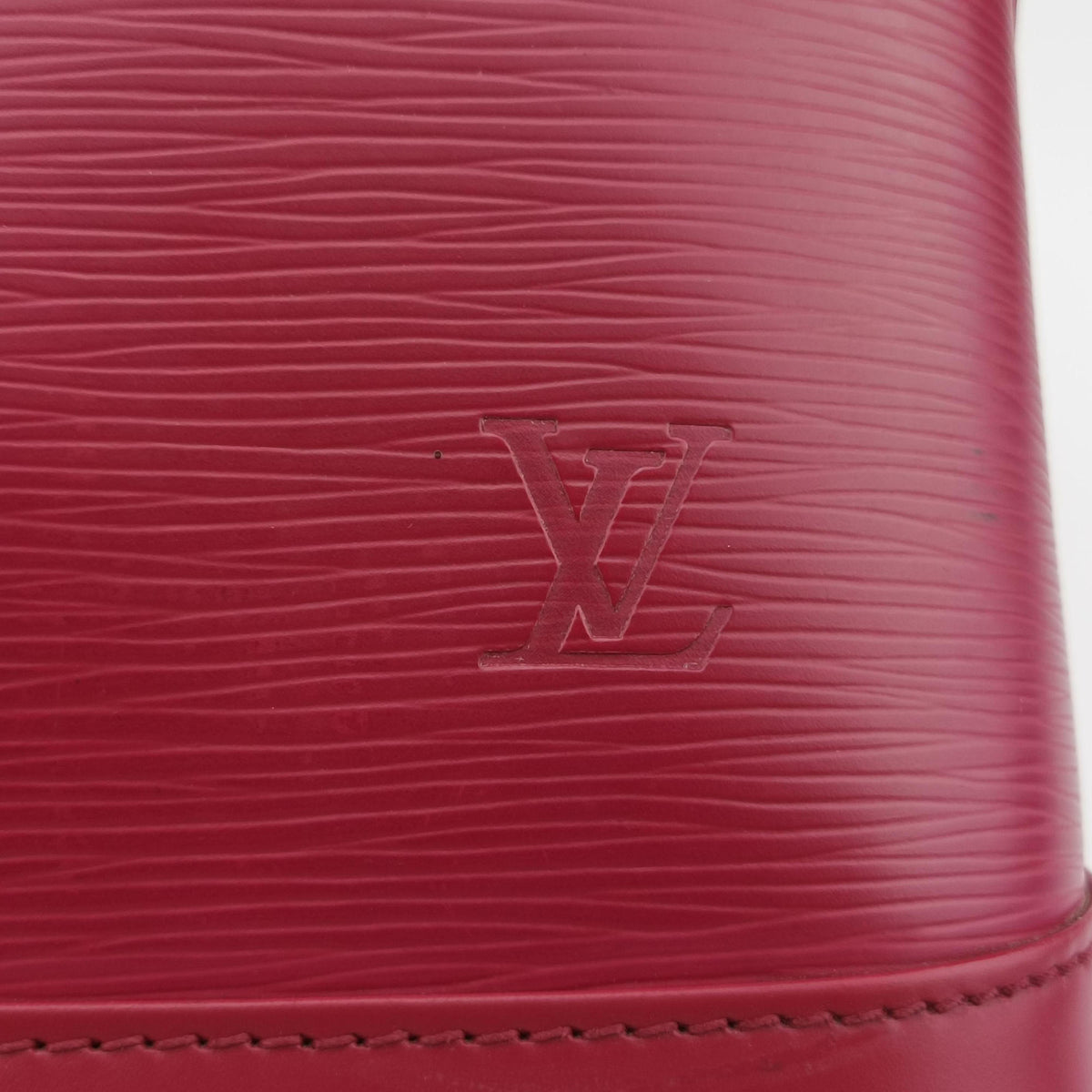 Vintage Louis Vuitton Alma PM FUCHSIA Epi M40490 handbag | stylenewstar