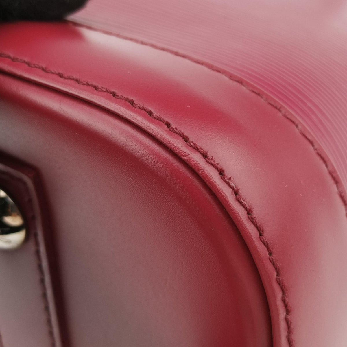 Vintage Louis Vuitton Alma PM FUCHSIA Epi M40490 handbag | stylenewstar