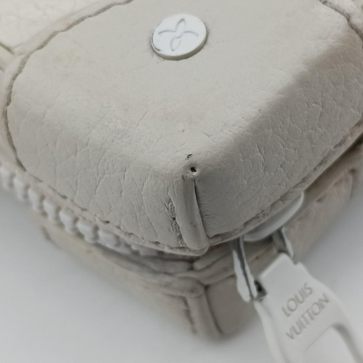 Secondhand Louis Vuitton Soft Trunk LV Friends White x Multicolor Monogram Taurillon M80146 shoulderbag | stylenewstar