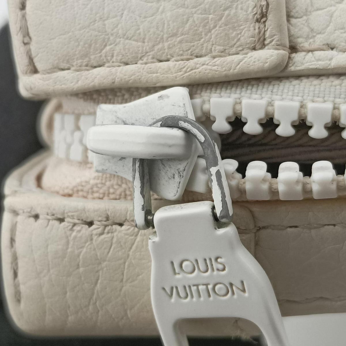 Secondhand Louis Vuitton Soft Trunk LV Friends White x Multicolor Monogram Taurillon M80146 shoulderbag | stylenewstar