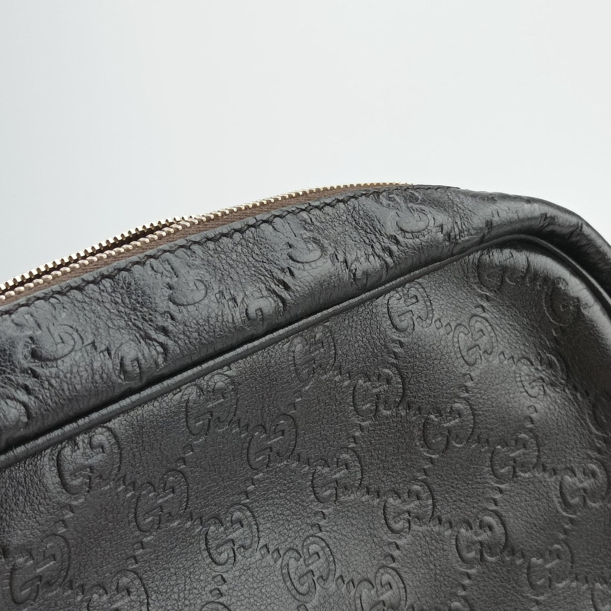 Pre-owned Gucci Guccissima Messenger Black Leather 201448 shoulderbag | stylenewstar