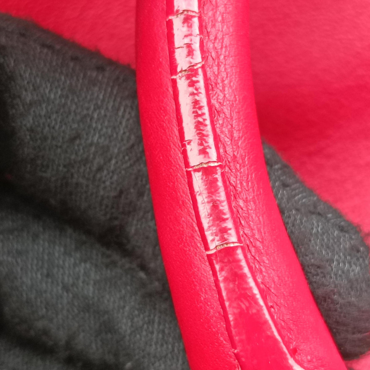 Pre-owned Yves Saint Laurent Baby Cabas Red Leather 394461 shoulderbag | stylenewstar