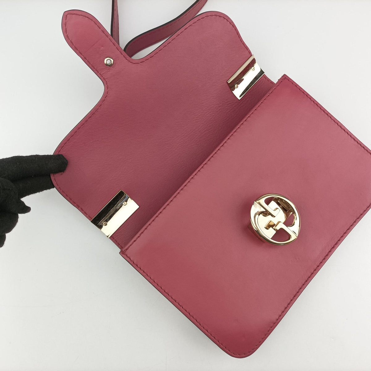 Interlocking 1973 Flap Pink Leather 277522 I010574779インターロッキング 1973 フラップ ピンク レザー 277522 I010574779