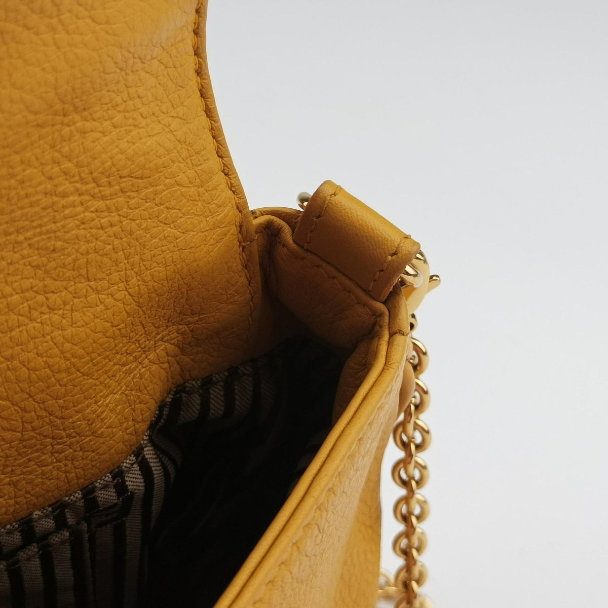 Fendista Pochette Yellow Leather 8M0376 8M0376-ANC-198-2516フェンディスタ ポシェット イエロー レザー 8M0376 8M0376-ANC-198-2516