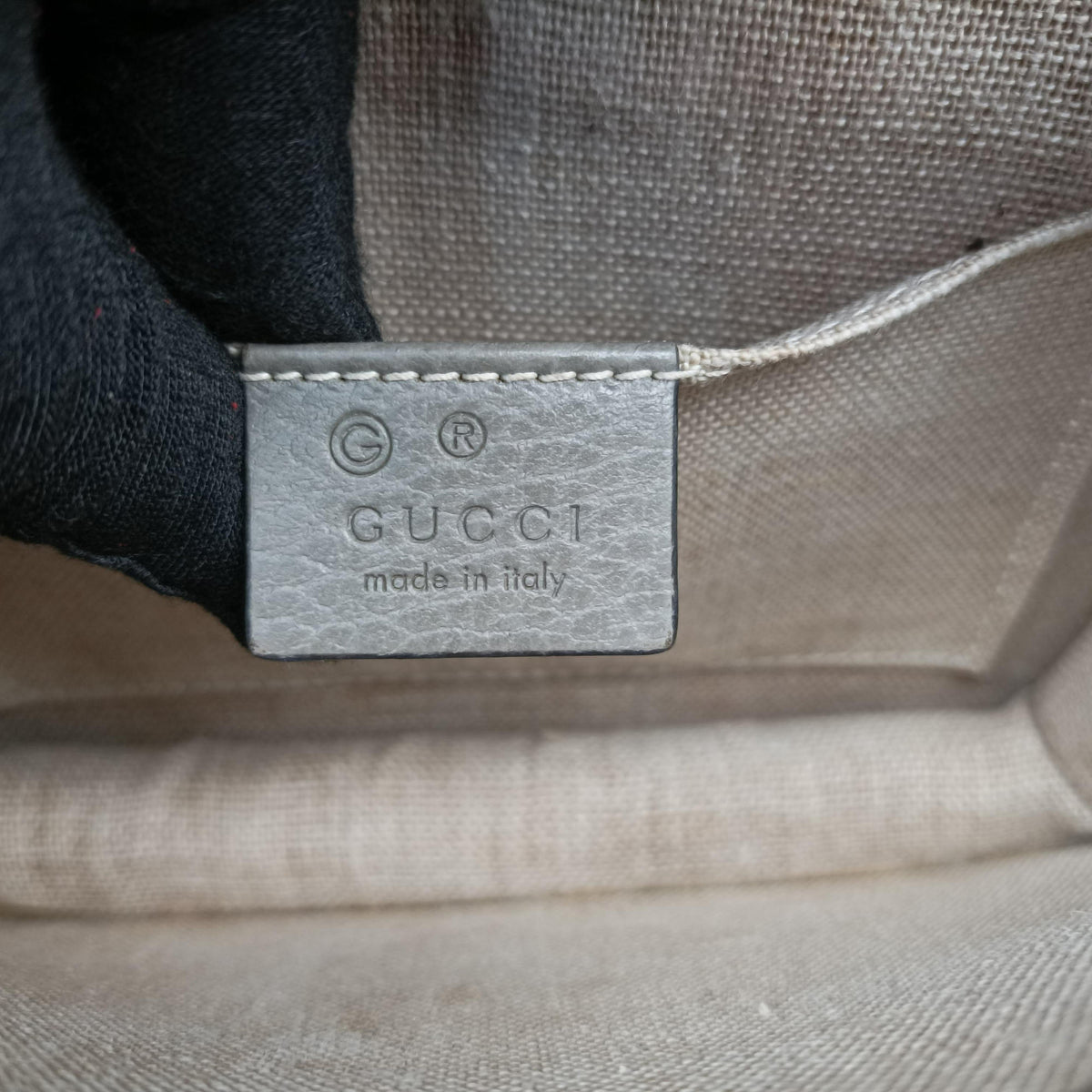 Interlocking G Grey Leather 510304 A029726000インターロッキングG グレー レザー 510304 A029726000