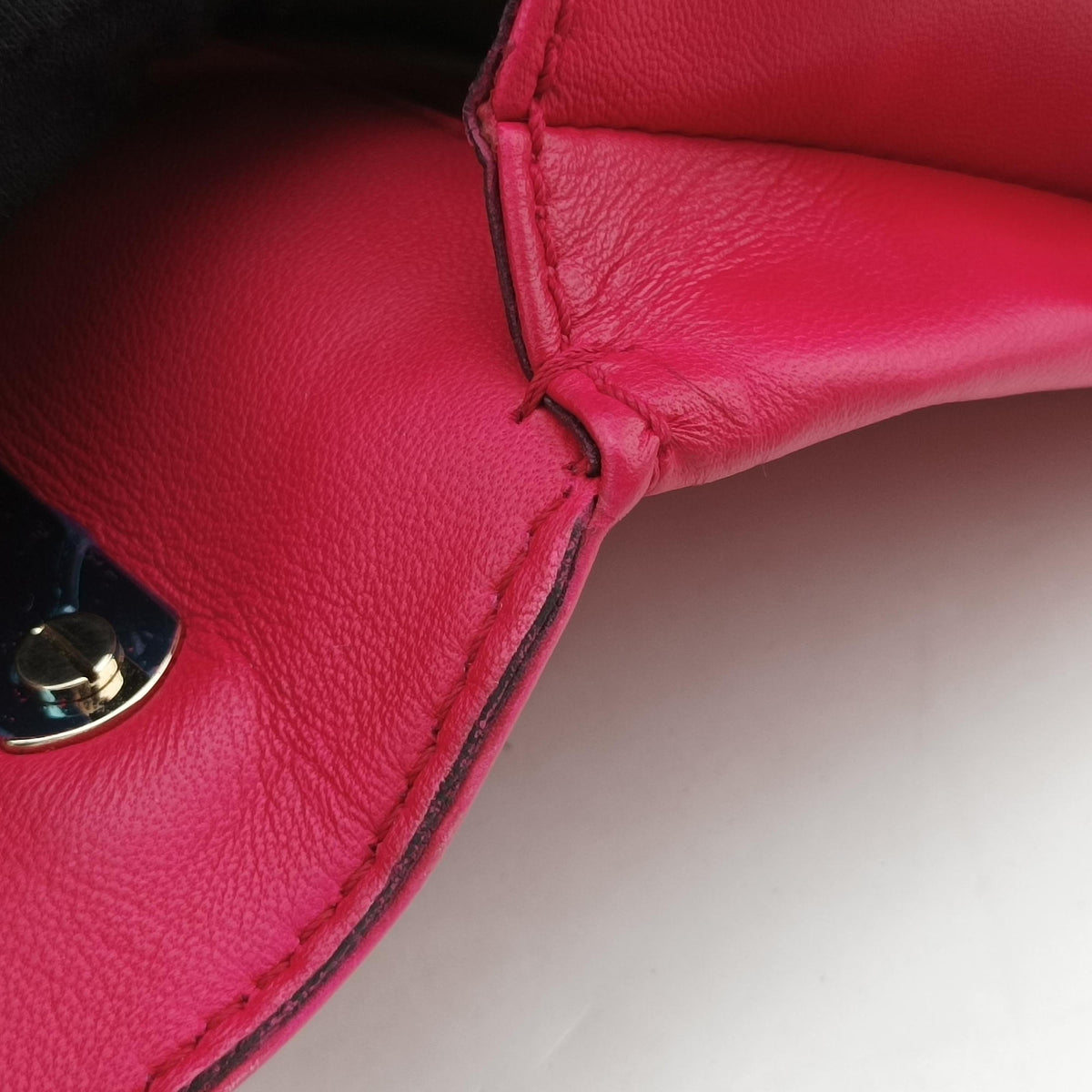 Rockstud Va Va Voom Rose Leather BU 0975 1ロックスタッズ ヴァ ヴァ ヴーム ローズ レッド レザー BU 0975 1
