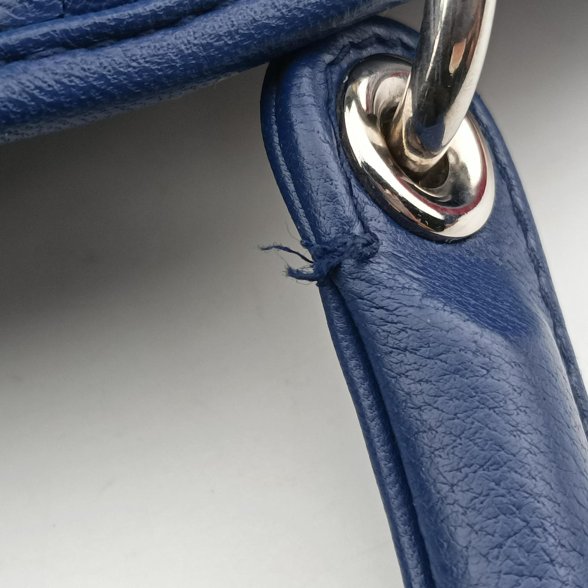 Soft Lady Dior Blue lambskin 06-RU-0098ソフト レディディオール ブルー ラムスキン 06-RU-0098