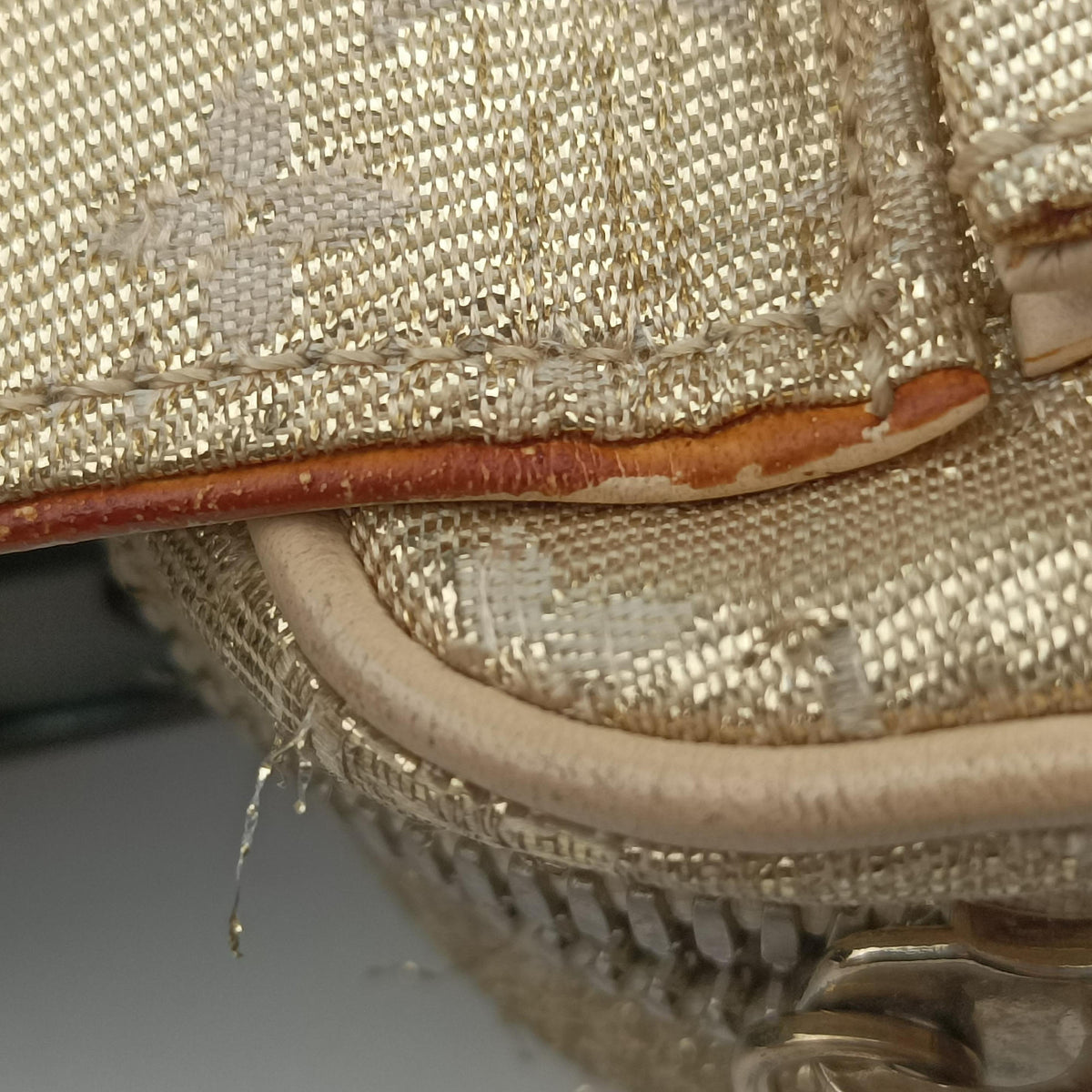 Shine McKenna Golden Monogram Shine M92363 TH0092シャイン マッケンナ ゴールド モノグラム シャイン M92363 TH0092