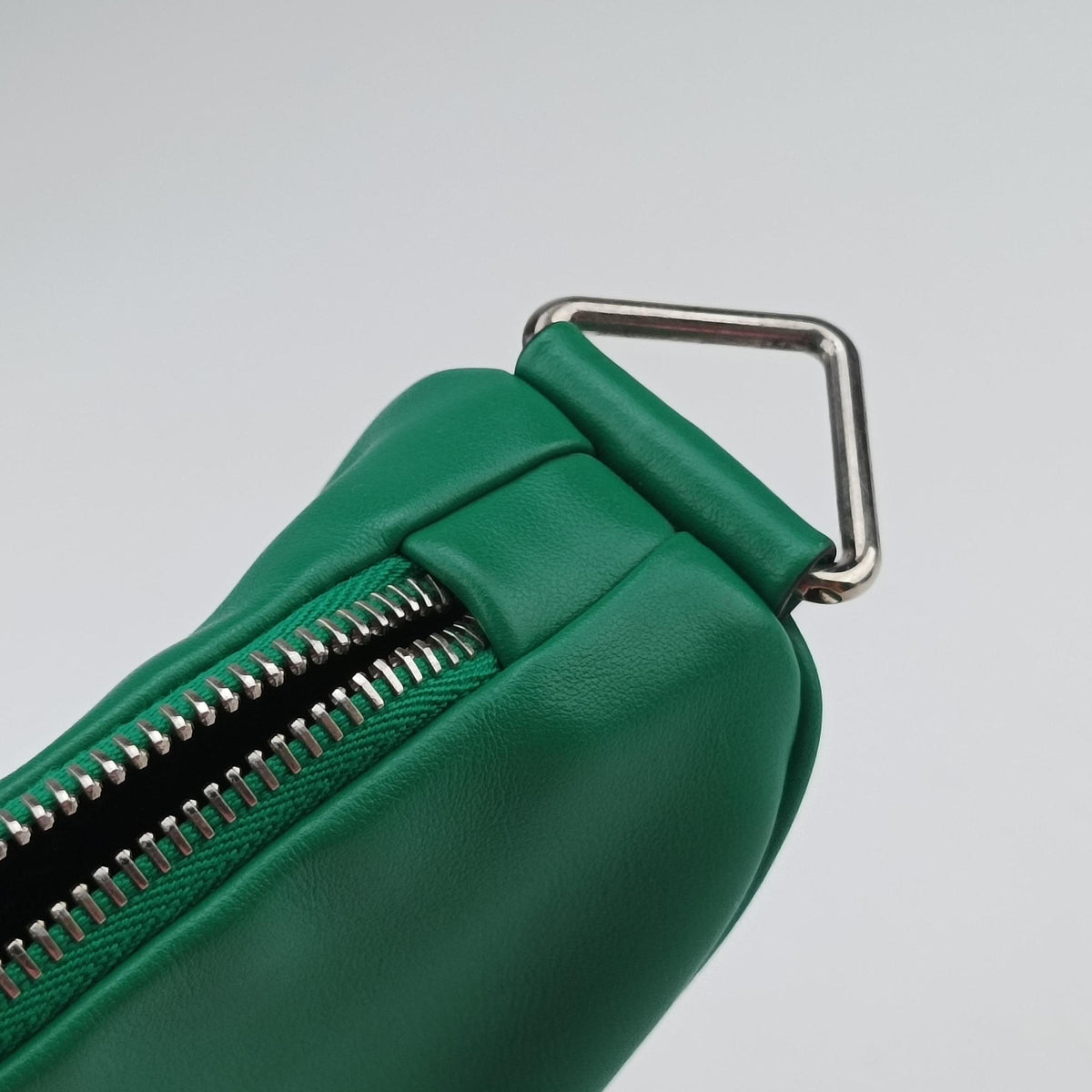 triangle embossed logo Green Leather 1BH190 7/Dトライアングル エンボスロゴ グリーン レザー 1BH190 7/D