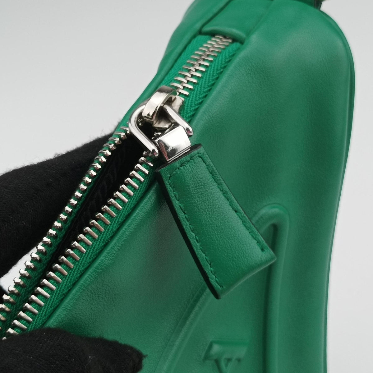 triangle embossed logo Green Leather 1BH190 7/Dトライアングル エンボスロゴ グリーン レザー 1BH190 7/D