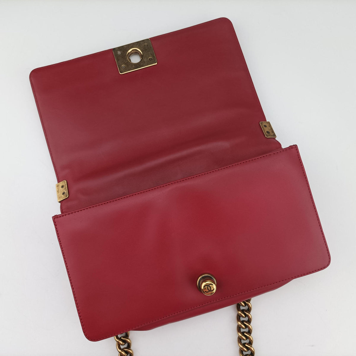 BOY CHANEL Red Leather A66713 15642300ボーイシャネル レッド レザー A66713 15642300