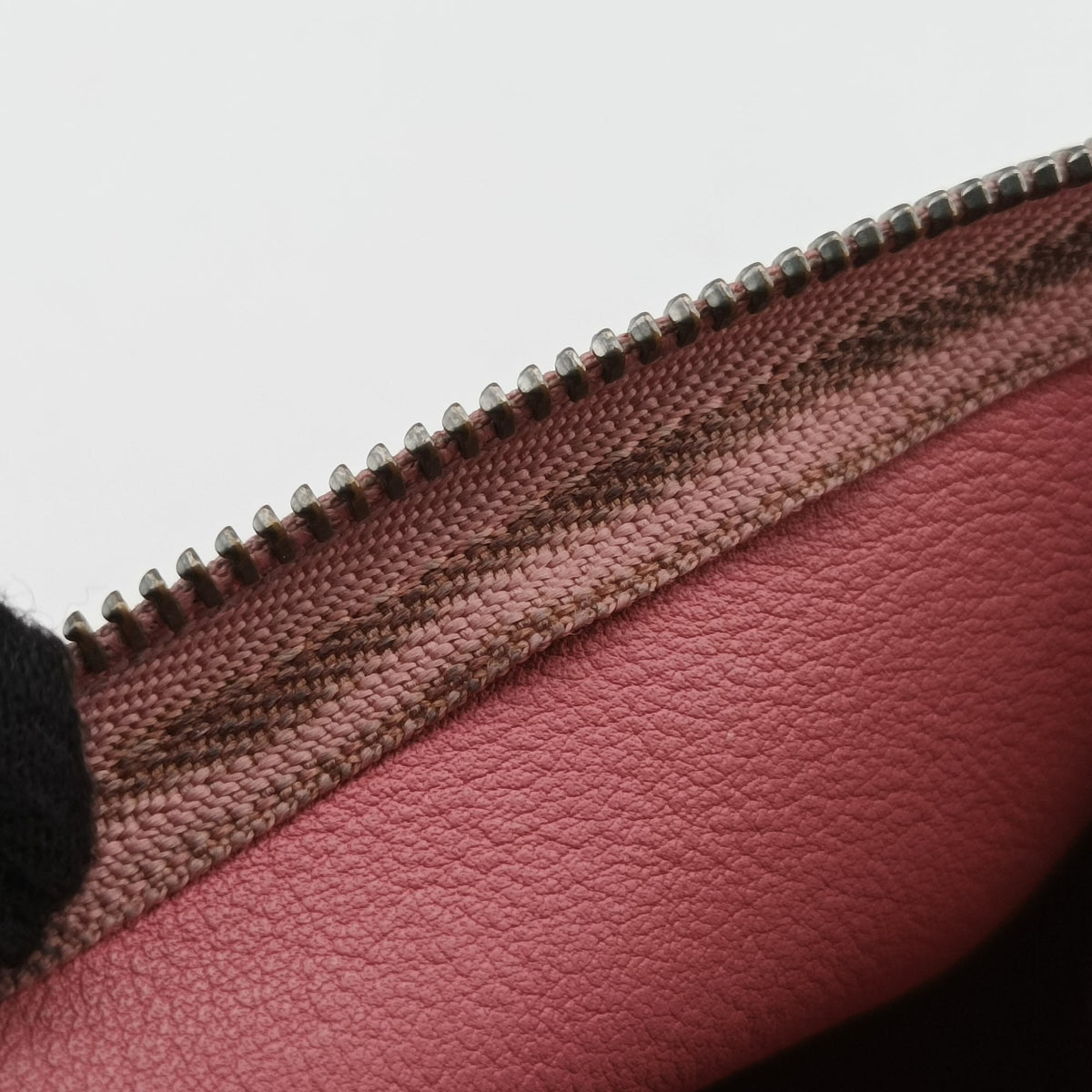 Elephant Pouch Pink Leather 061611エレファント ピンク レザー 061611
