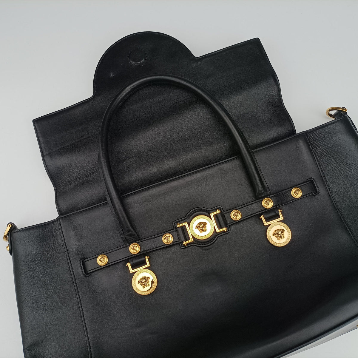 Medusa Medallion Black Leather CLG 047138273569メデューサ メダリオン ブラック レザー CLG 047138273569