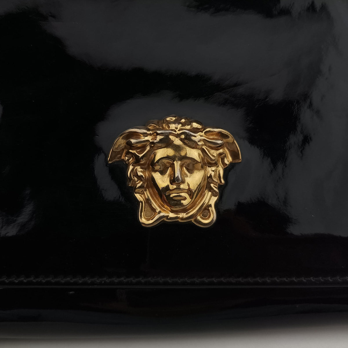 La Medusa Black Enamel ラ メデューサ ブラック エナメル