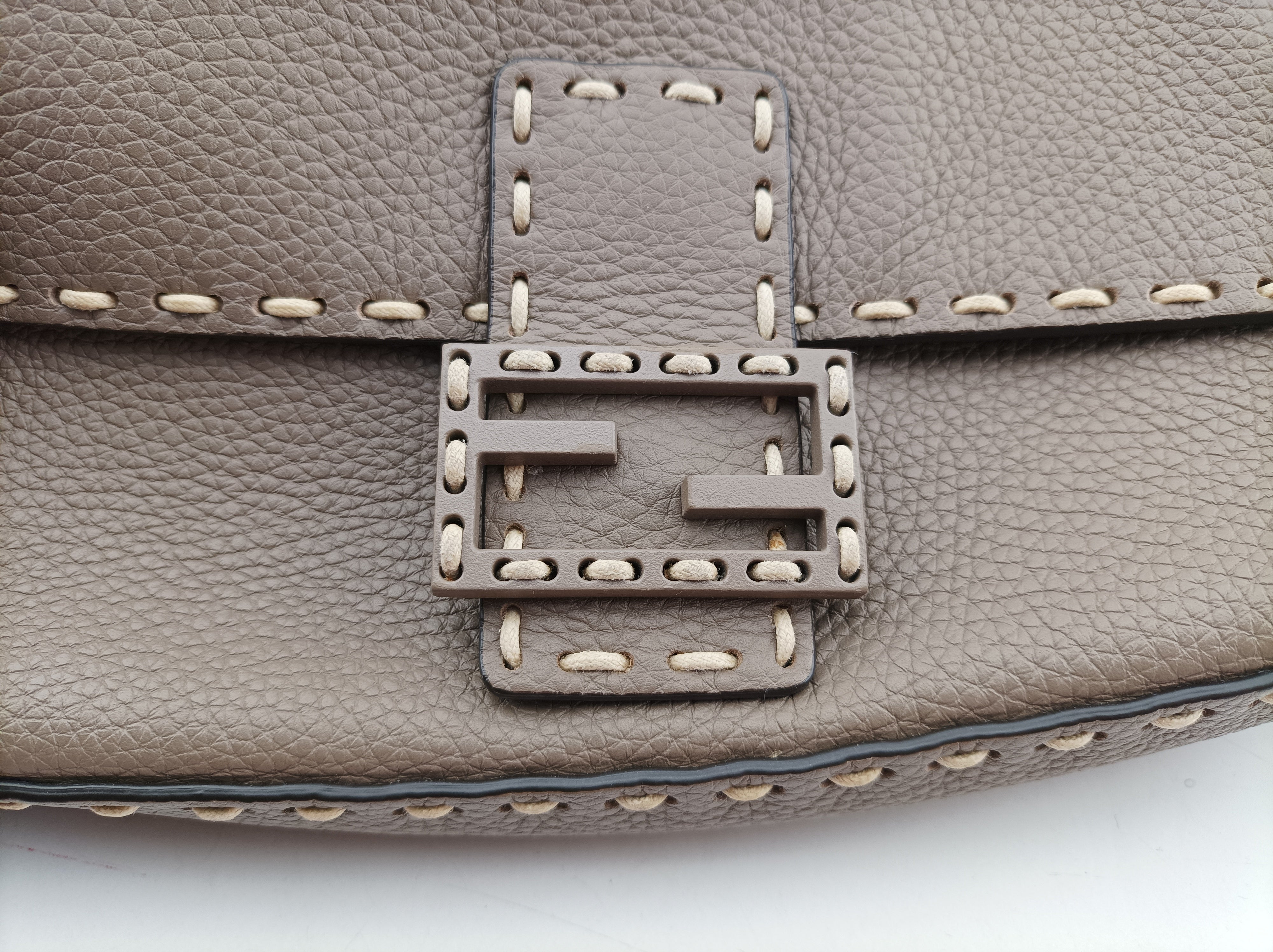 フェンディ Fendi ショルダーバッグ レディース バゲット グレー レザー 8BR600-AH95.219.3118